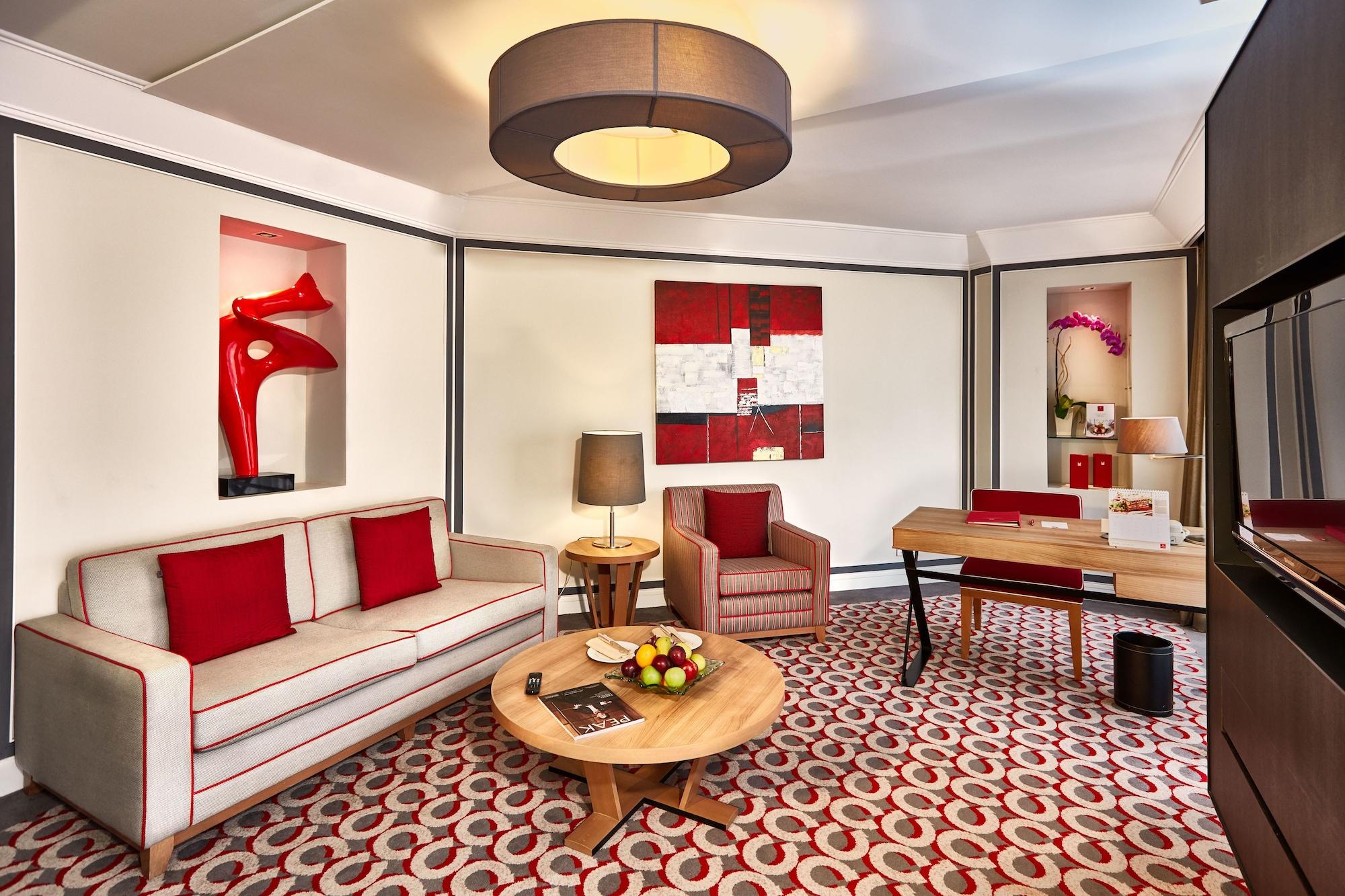 Grand Millennium Kuala Lumpur Hotell Eksteriør bilde A suite at the Mandarin Oriental, Paris